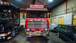 20251019-Tom-Holding-00407